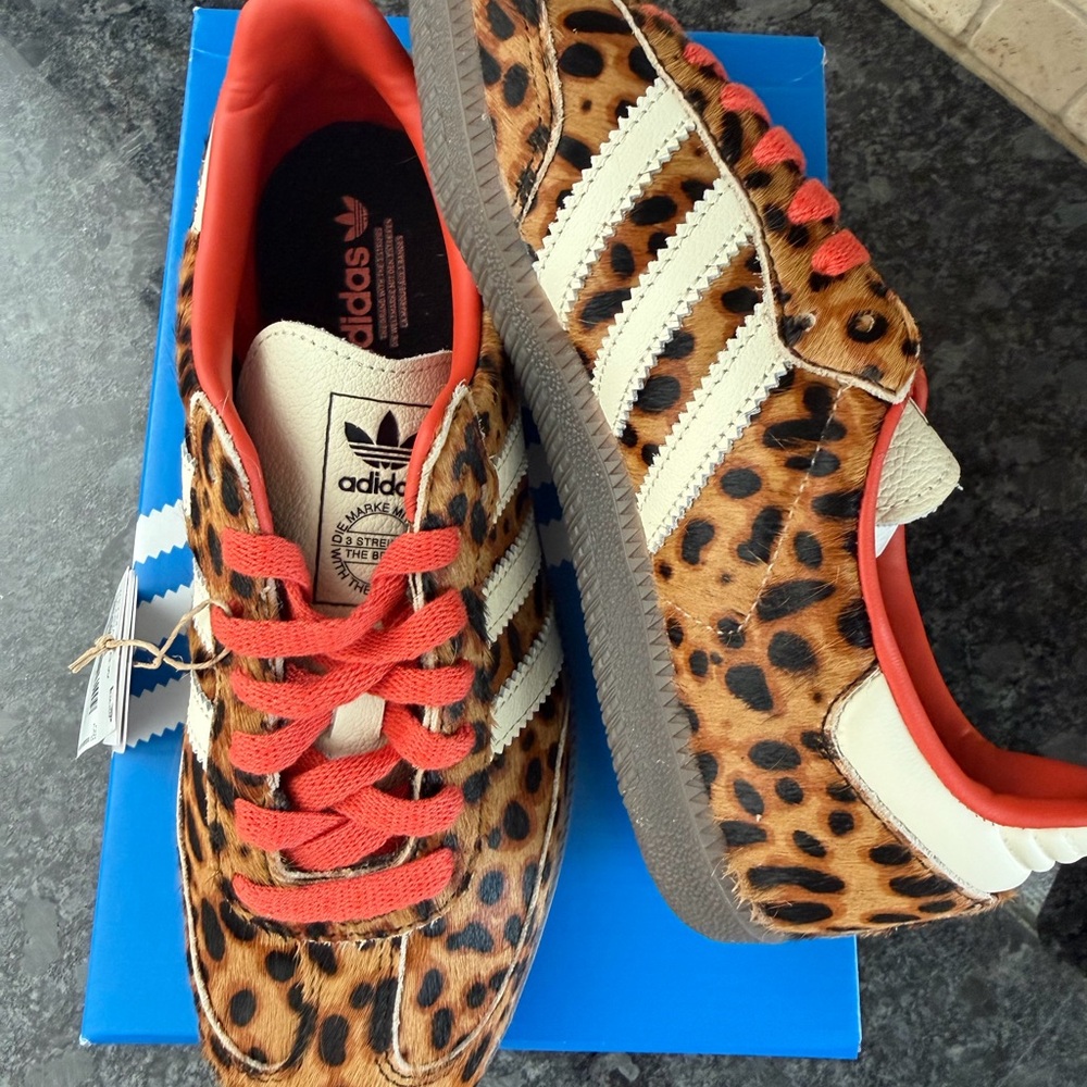 Adidas leopard Sambas 6.5 women’s - Picture 2 of 2